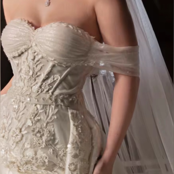 NEW $1578 TulaRosa White Off-Shoulder Wedding Gown - Picture 4 of 7